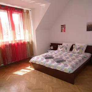 Old Town Spacious Apartment Prag